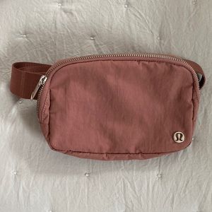 Lululemon Everywhere Belt Bag